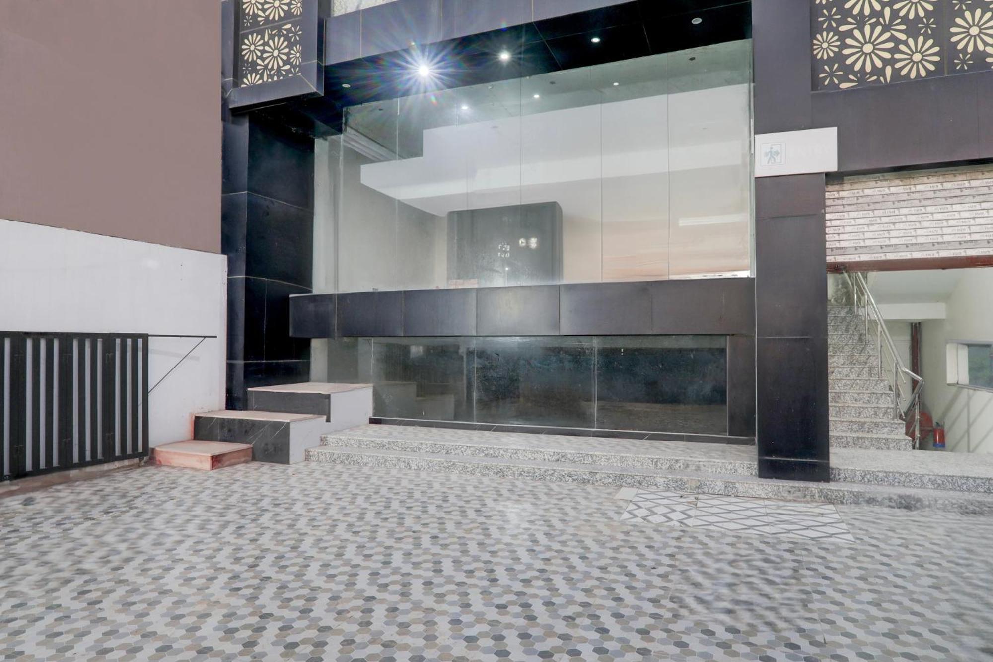 Super Hotel O Banthara Near Airport Banthra Sikandarpur Exterior foto